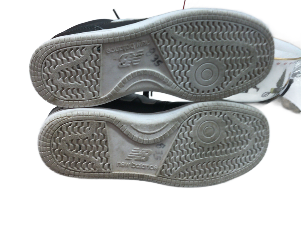 New Balance BB80 Casual Sneaker | Size W7/M5.5