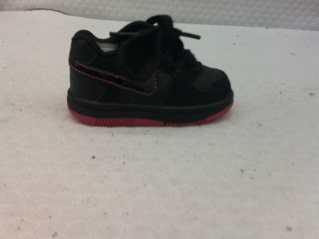Nike Delta Force low-top toddler sneakers | Size 3C