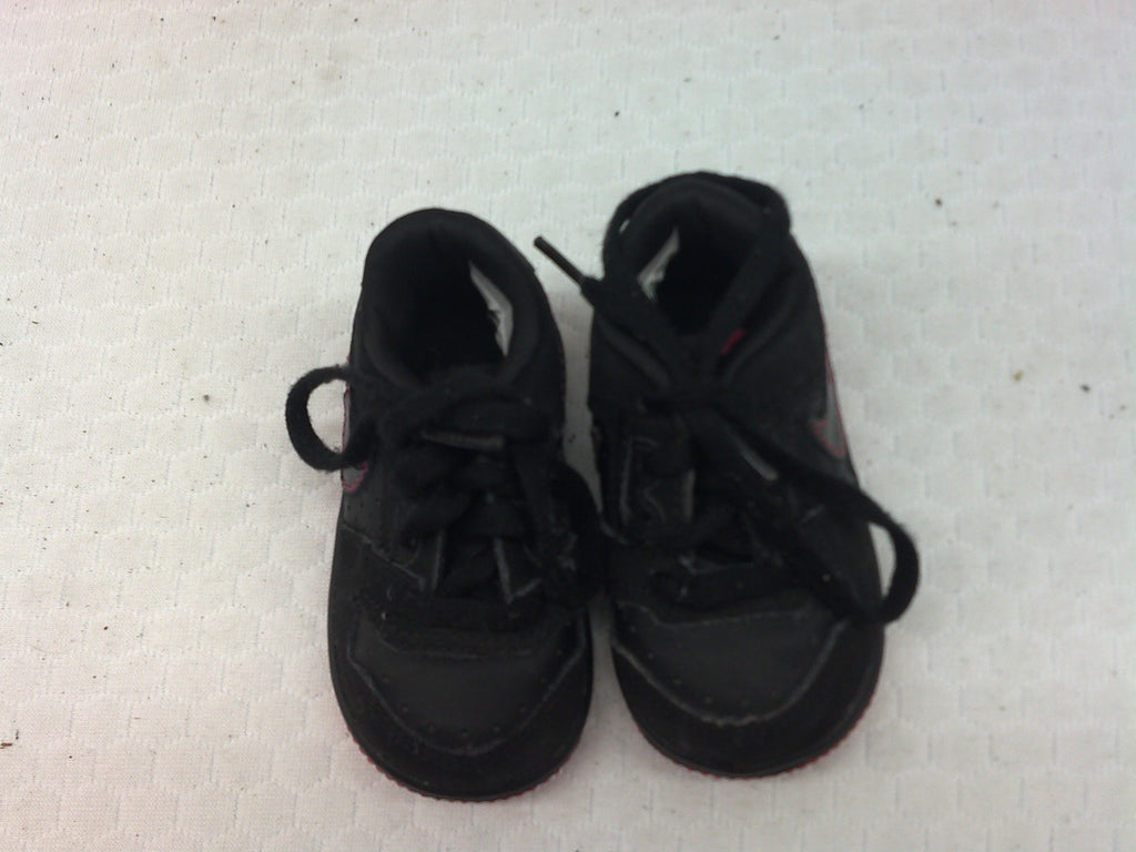 Nike Delta Force low-top toddler sneakers | Size 3C
