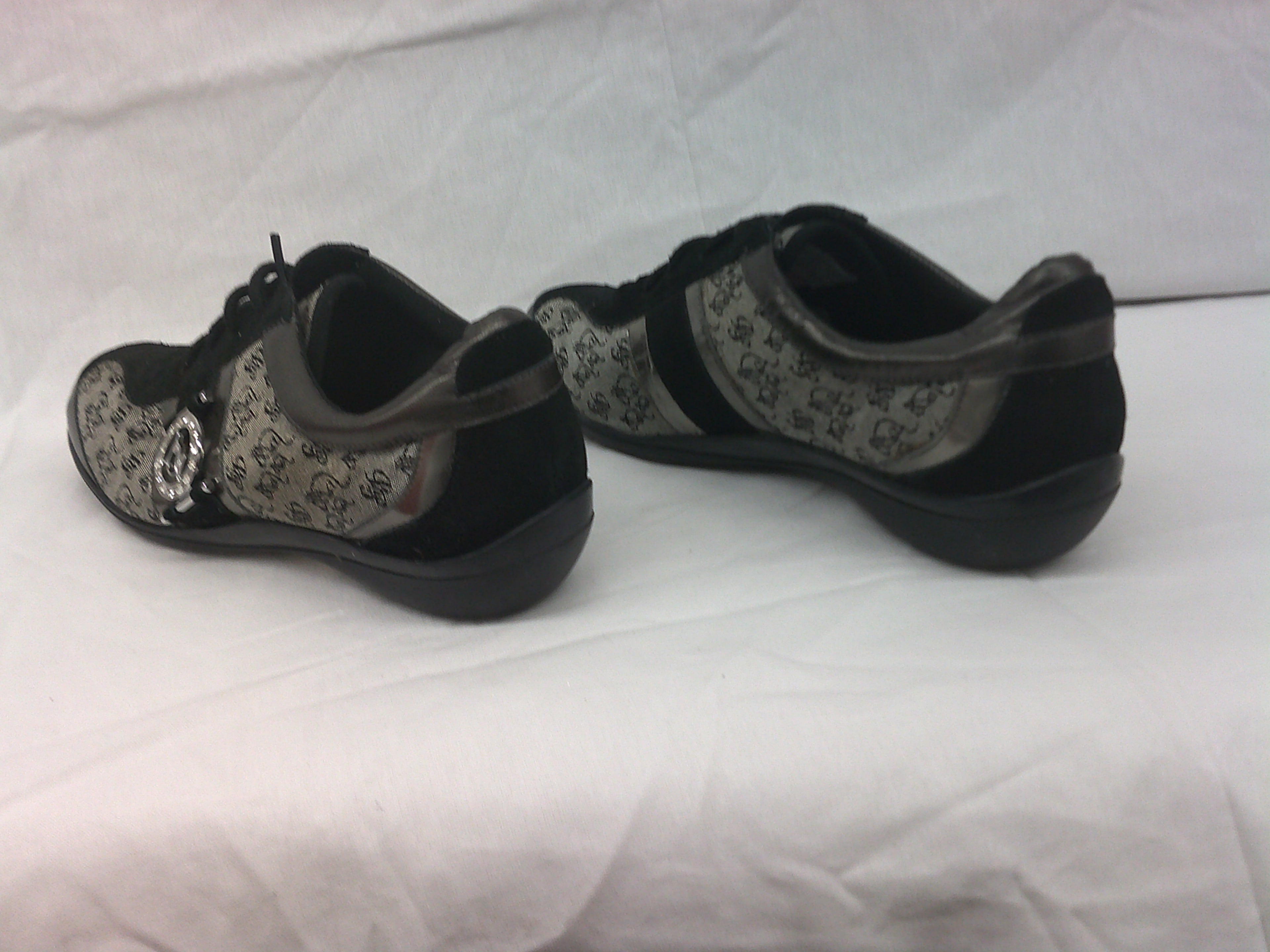 Baby Phat "Shangrila" women's fashion sneaker | Size 7.5