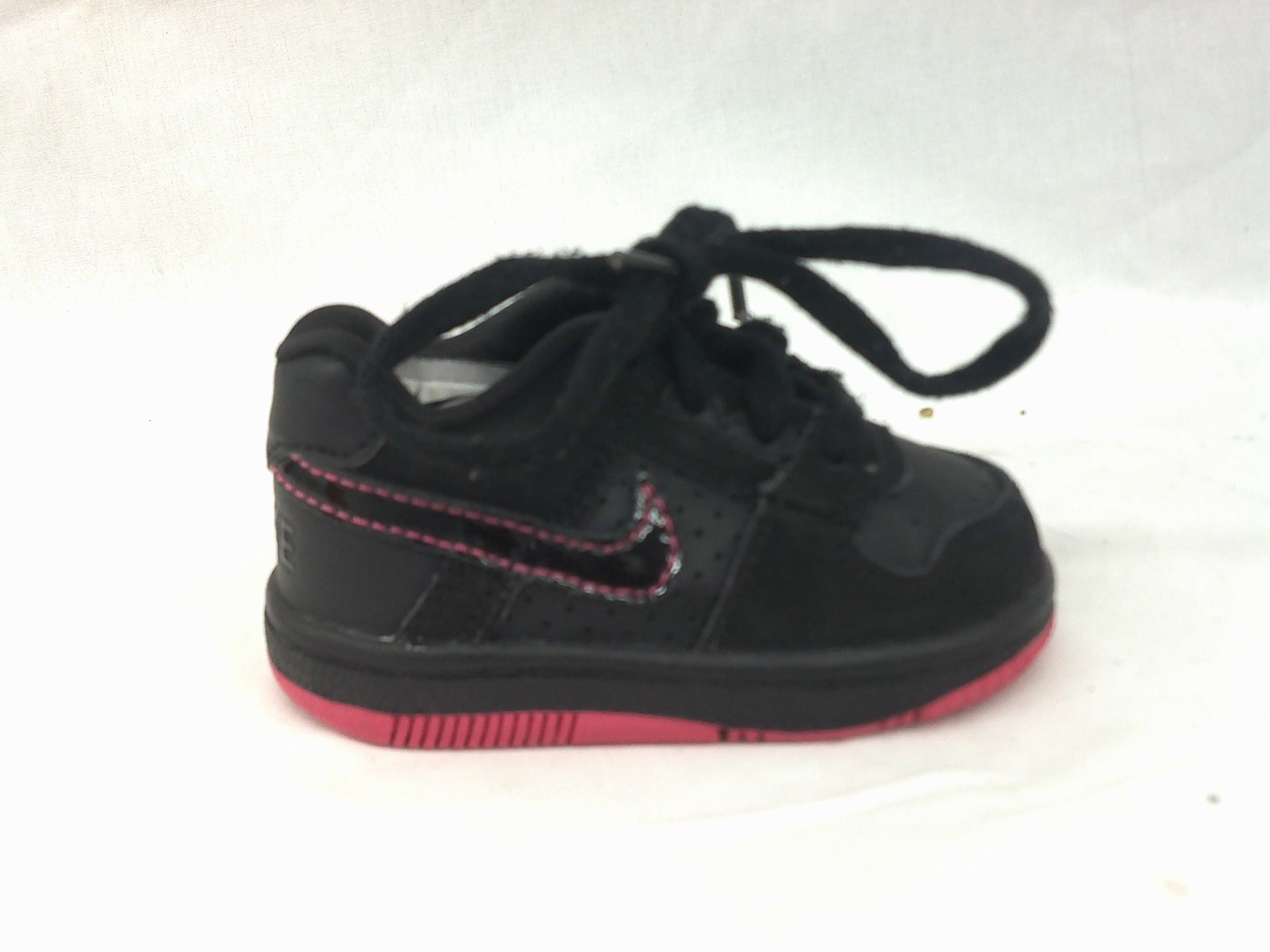 Nike Delta Force low-top toddler sneakers | Size 3C
