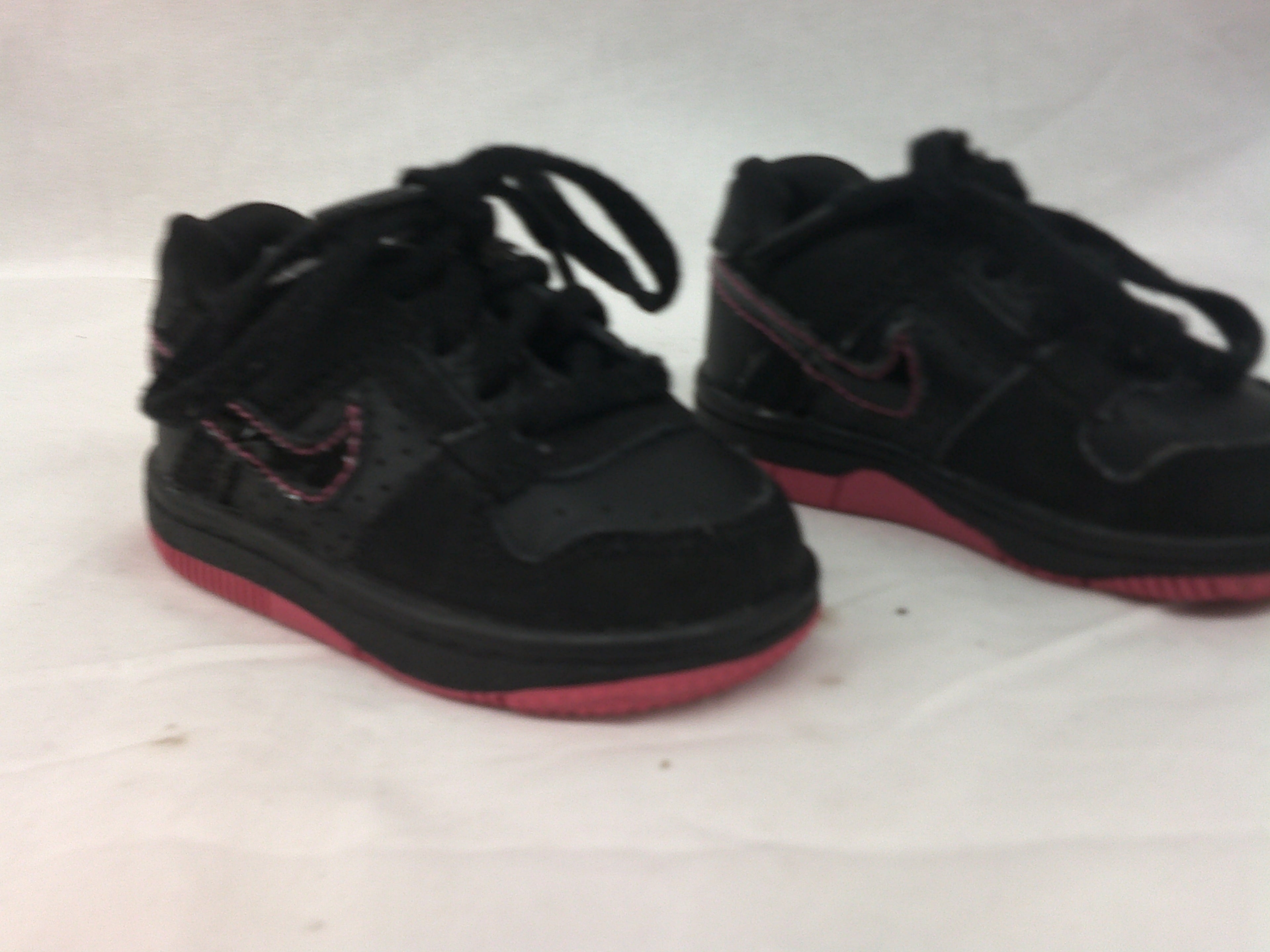 Nike Delta Force low-top toddler sneakers | Size 3C