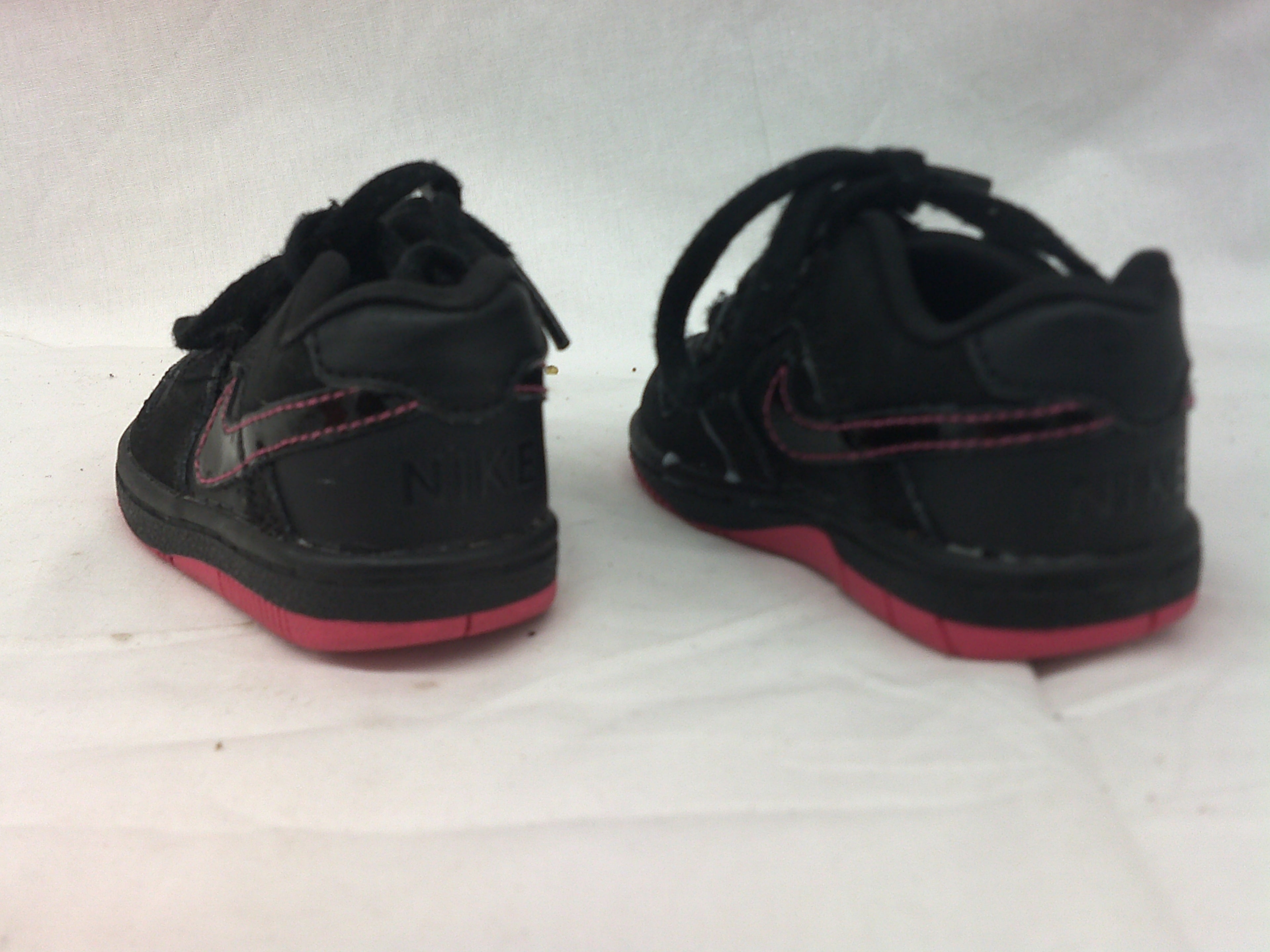 Nike Delta Force low-top toddler sneakers | Size 3C