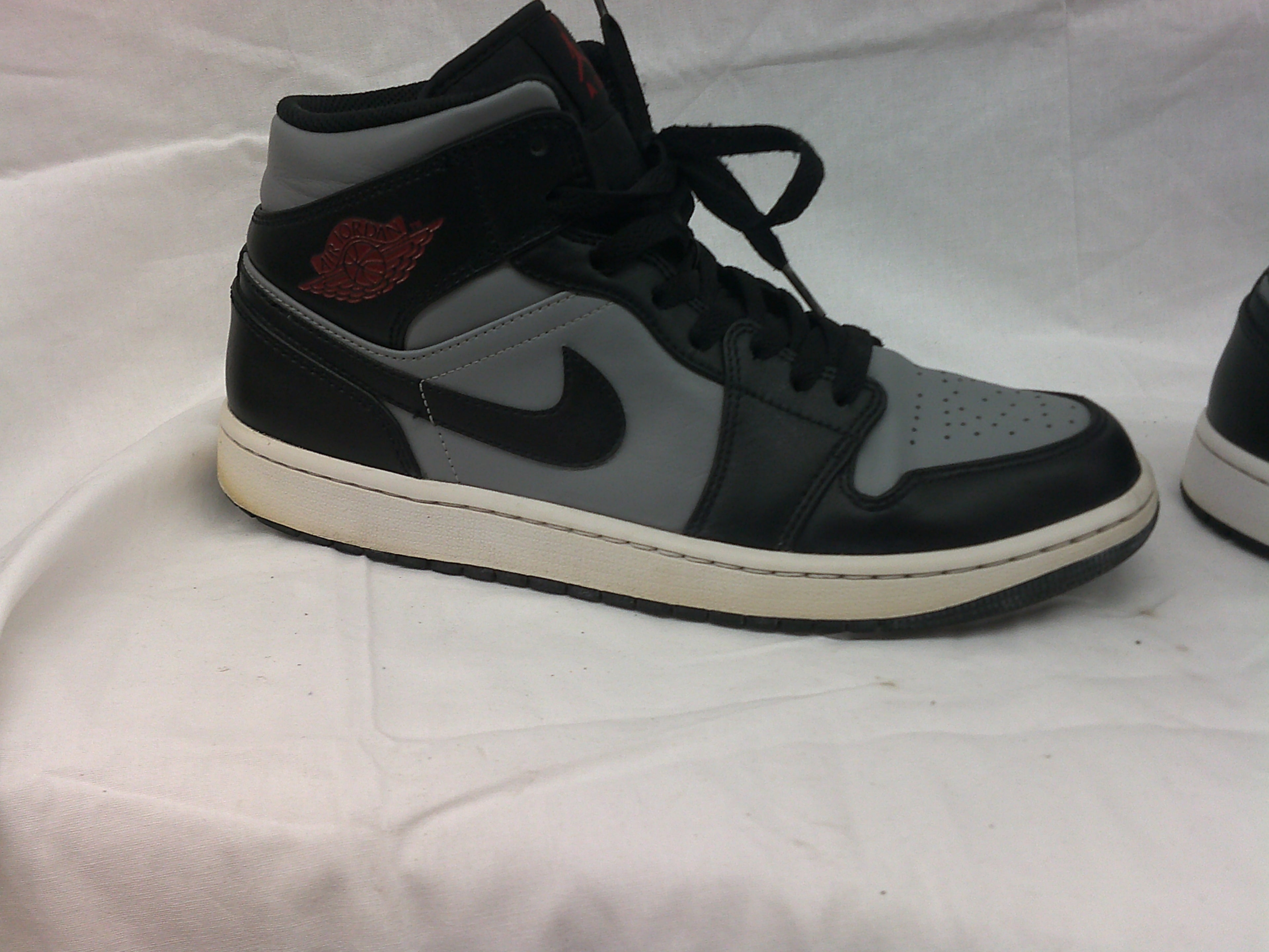 Nike Air Jordan 1 Mid "Shadow Red" | Size 9.5